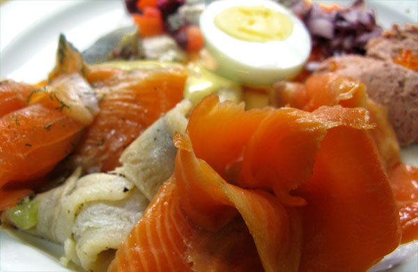 joululautanen joulu kattaus